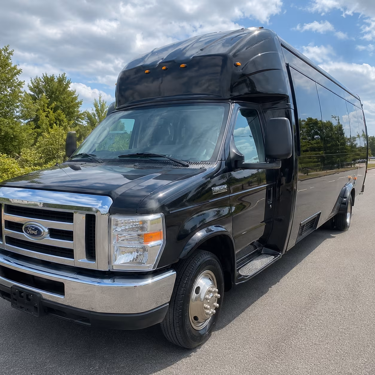Tuscaloosa Birthday, Sweet 16, & Quinceañera Party Bus Rentals